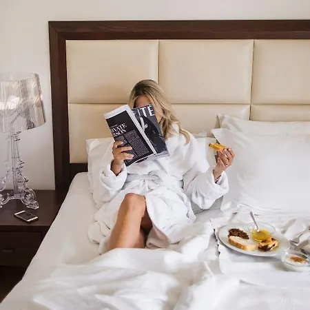 ホテル キャニオン ＆ スパ カラブリタ