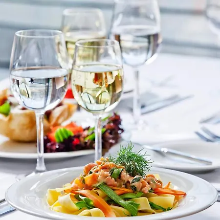 キャニオン ＆ スパ 4*