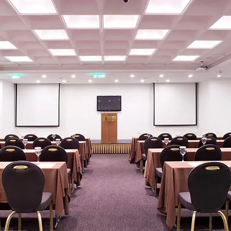 Canyon & Hotel Kalawrita