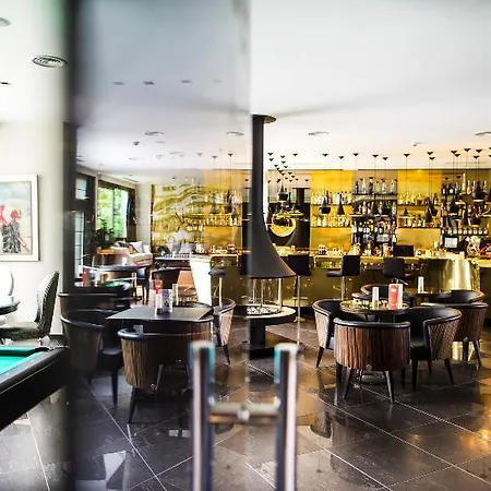 Hotel Canyon & Kalawrita