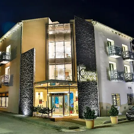 酒店 卡拉夫里塔峡谷温泉酒店 4*