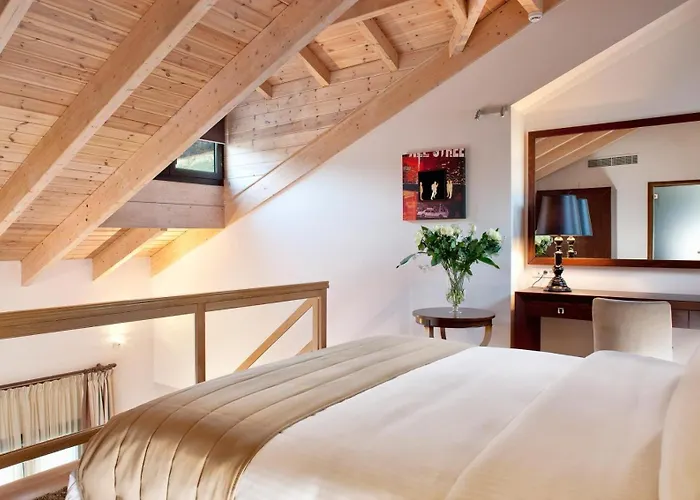 Canyon & فندق كالافريتا