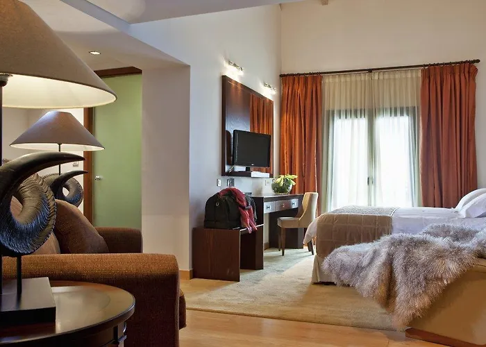 Canyon & Hotel Kalavryta