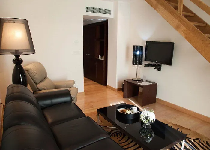 Hotel Canyon & Kalavryta