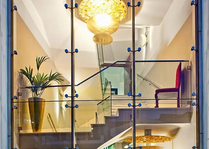 Canyon & كالافريتا